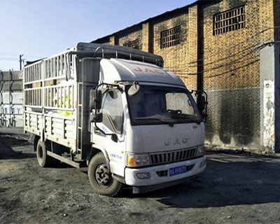 準備發車為顧客送貨